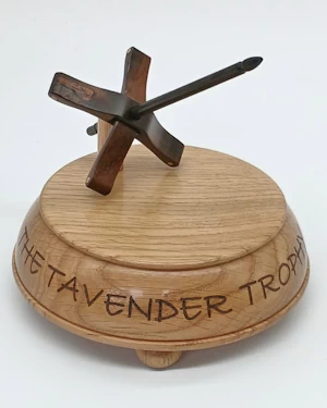 Spinning trophy